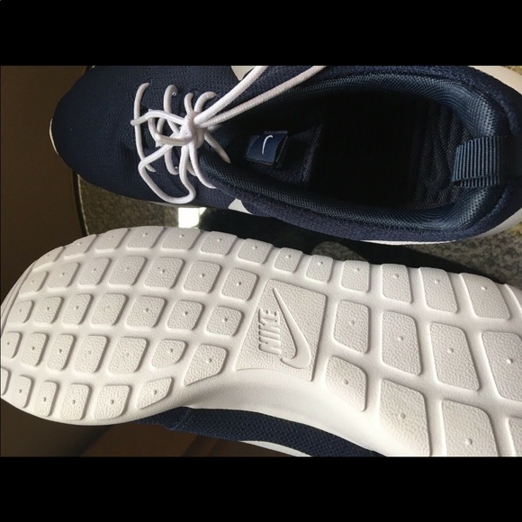 New Nike roshe’s - Picture 4 of 5